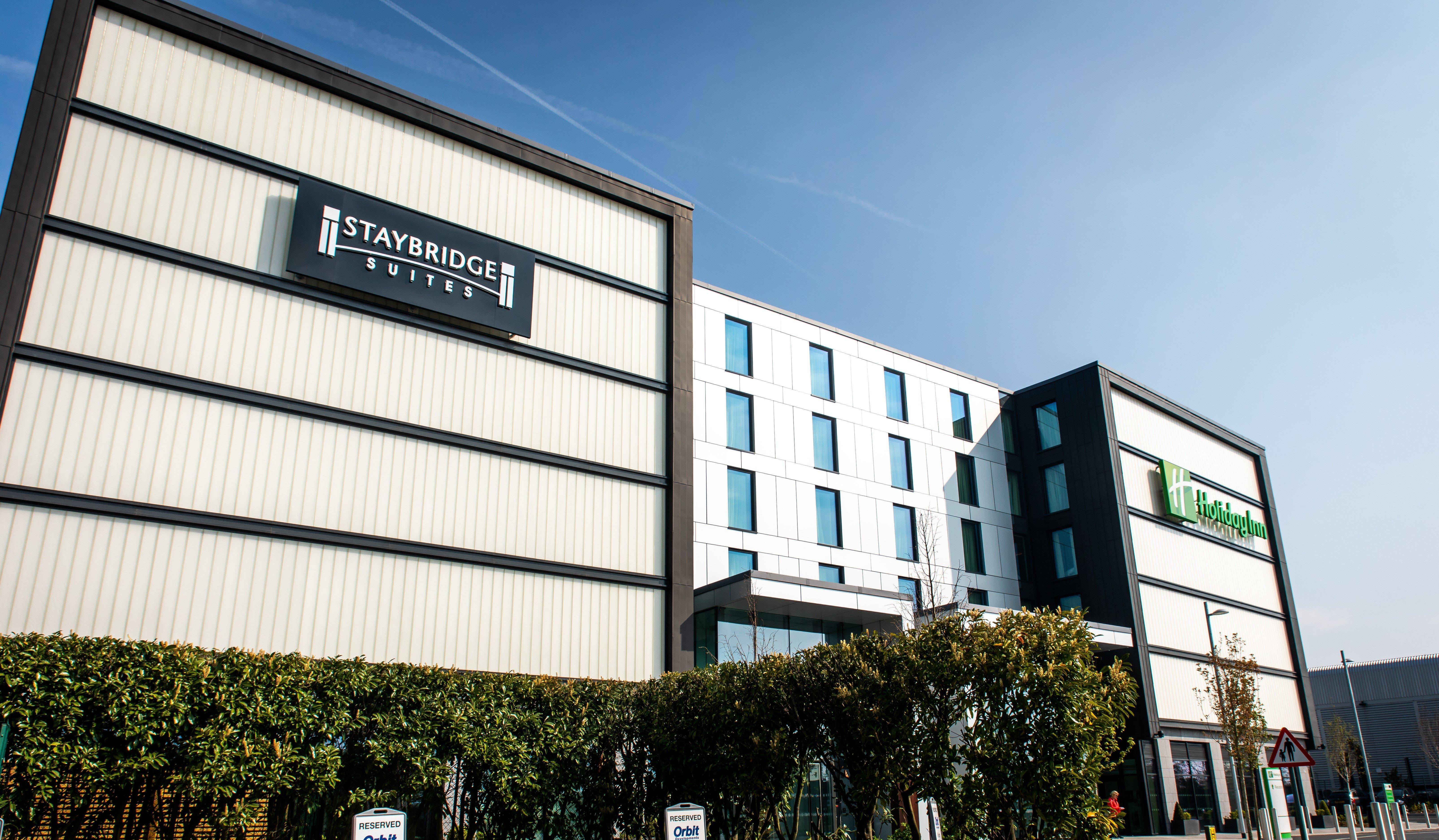 Staybridge Suites London Heathrow - Bath Road, An Ihg Aparthotel Хитроу Экстерьер фото